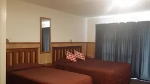 Fairy Springs Motel - Image 5