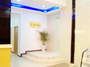 R ROYALSS HOTEL - Image 4