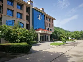 Jiusan Hotel - Image 1