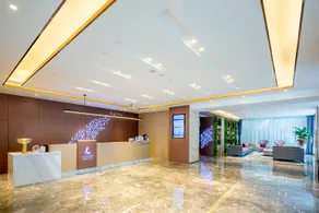 Lavande Hotel Leshan Branch - Image 5