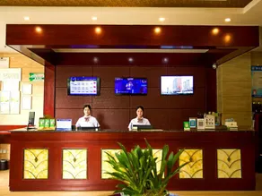Greentree Hotel Yichuan Branch - Image 1