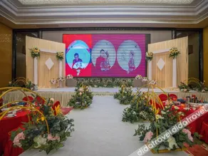 Hewitt Grand Hotel - Image 2