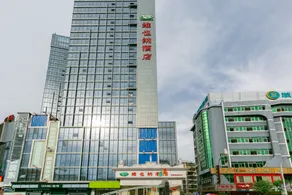 Vienna Hotel Guangxi Lingshan Liufengshan Pedestrian Street - Image 4
