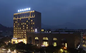 Royal Garden Hotel - Image 3