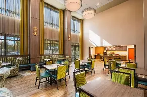 Hampton Inn & Suites Keller Town Center - Image 4