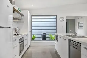 Living The Beach Dream - Pets, WiFi, 4 bdrm, 450m Shops - Image 5