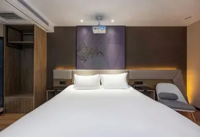 IU Hotel (Lanzhou Xiguan Cross Subway Station Store) - Image 4