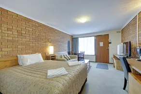 Always Welcome Motel - Image 5