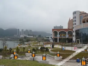 Island International Hotel - Image 4