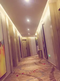 Sunshine Fashion Hotel - Image 4