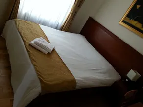 Corner House Hotel - Image 2