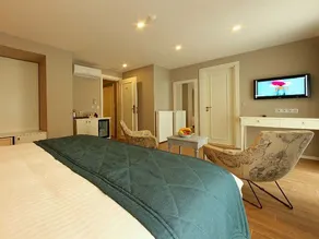 Santa Lucia Suites - Image 4