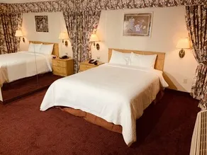 Coliseum Inn & Suites-Garden City Long Island - Image 2