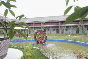Hai Lake Hotel - Image 2