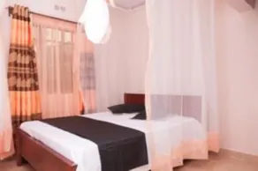 Distinctions Gardens Guest House - Image 2