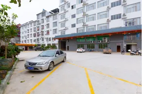 Rujia Jiari Hotel - Image 5