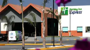 HOLIDAY INN EXPRESS - Image 5
