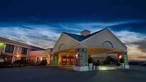 Buffalo Airport Hotel - Image 2