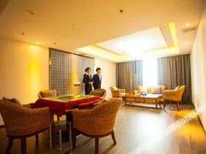Rongting Holiday Inn Luoping - Image 2
