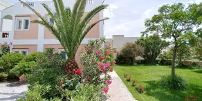 Elena SeaFront Luxury Apartments - Image 3