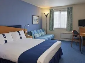 Holiday Inn Express Gloucester - South by IHG - Image 2