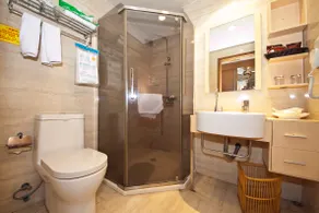 Hong Kong Business Hotel - Image 3