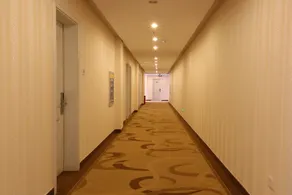Super 8 Hotel (Zhangjiakou Celebration Plaza Hotel) - Image 3