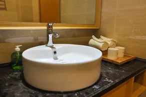 Juntai Commercial Hotel - Image 3