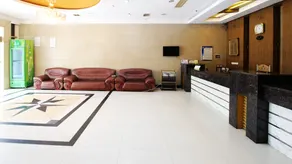 MONI HOTEL ARTS - Image 2