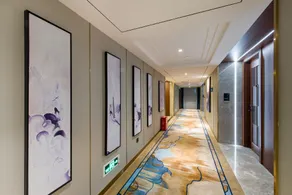 Huada Light Luxury Hotel - Image 5