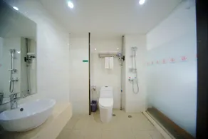 Jiutong Business Hotel - Image 4