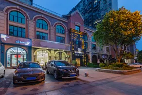 Yueyanglou • Huaman Hotel (Food Street Nanhu Peninsula Branch) - Image 3