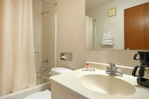 Red Roof Inn & Suites Hammond, IN - Image 3