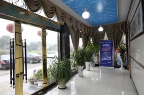 Baili Shengting Business Hotel - Image 4
