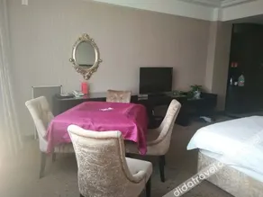 Lanyi Holiday Hotel - Image 5