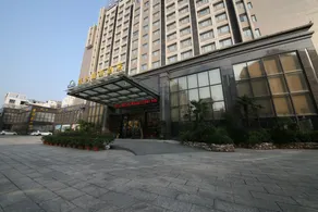 Days Inn - Image 5