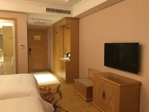 Vienna Hotel Shenzhen Honghu Branch - Image 1