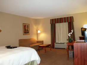 Hampton Inn Greenville, MS - Image 3