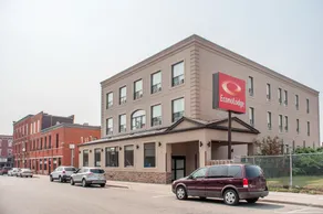 Woodstock Inn and Suites - Image 4