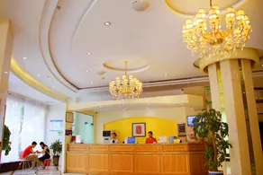 Home Inn Chongqing Hechuan Pedestrian Street - Image 2