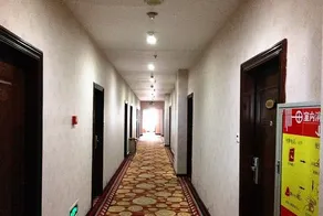 Lingdian Business Hotel - Image 1