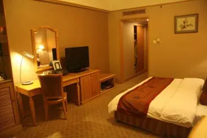 HNA Redbuds Hotel - Image 4