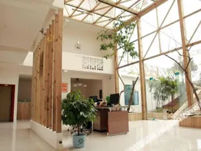 Jinghu Theme Hotel - Image 4