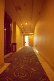 Senyao Business Hotel - Image 4