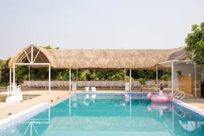 Starlight outside the city · Park Pool Design Homestay (Wu Shu Airport Shop) - Image 2