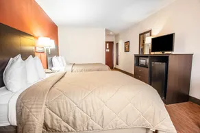Comfort Inn & Suites Mason City - Clear Lake - Image 4