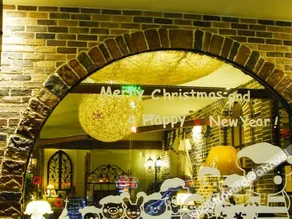 Mahoo's Holiday Inn - Image 4