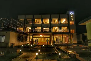 Shuiyun Jingshe Hot Spring Hotel (Xinfeng Meikeng) - Image 2