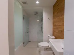Glow Rattana Place Hotel - Image 4