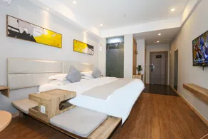 Enjoy Hotel - Image 4